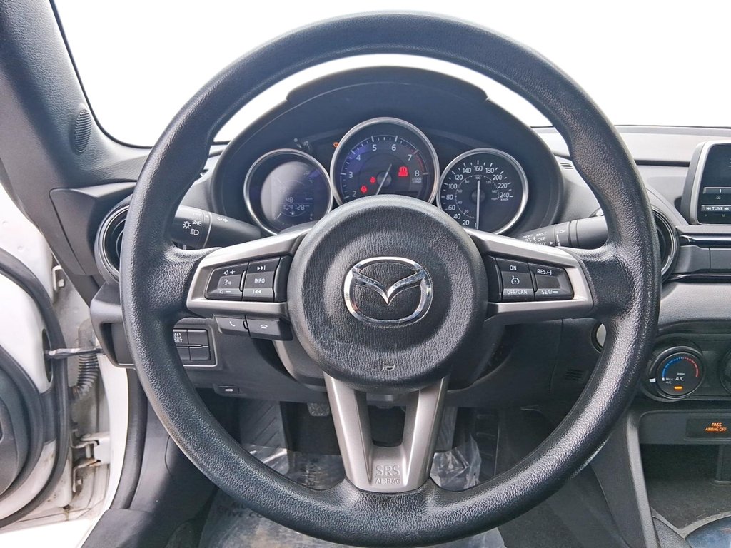 2017 Mazda MX-5 GS 6sp in Stratford, Ontario - 14 - w1024h768px