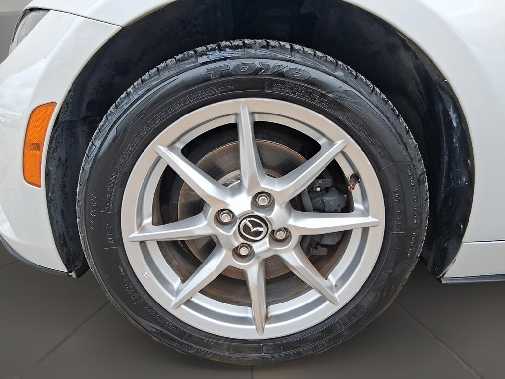 2017 Mazda MX-5 GS 6sp in Stratford, Ontario - 10 - w1024h768px