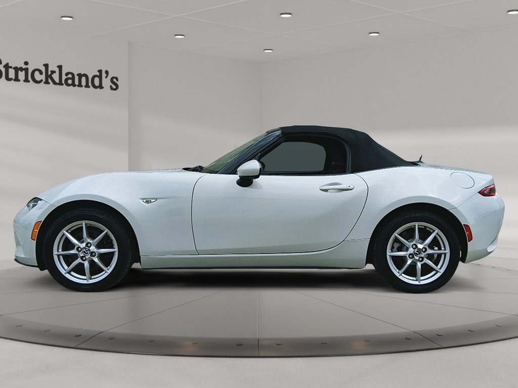 2017 Mazda MX-5 GS 6sp in Stratford, Ontario - 8 - w1024h768px