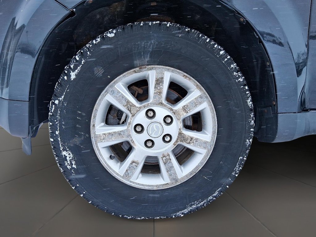2011 Mazda Tribute AWD GS 3.0 at in Stratford, Ontario - 7 - w1024h768px