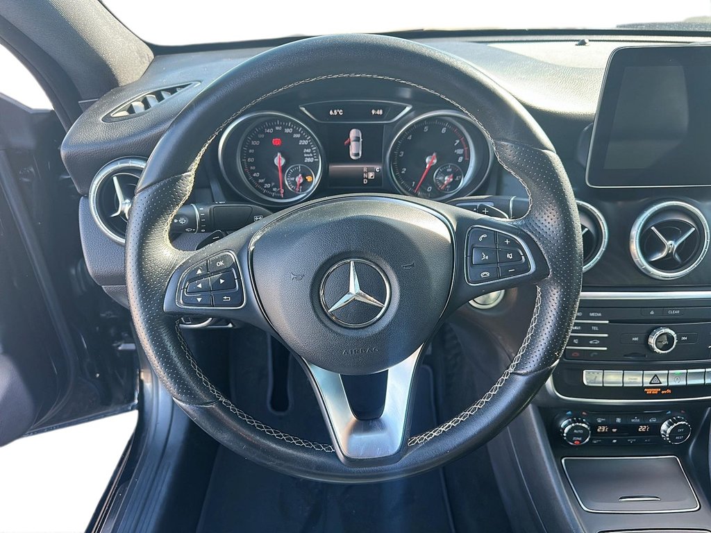 2018 Mercedes-Benz CLA250 4MATIC in Stratford, Ontario - 10 - w1024h768px