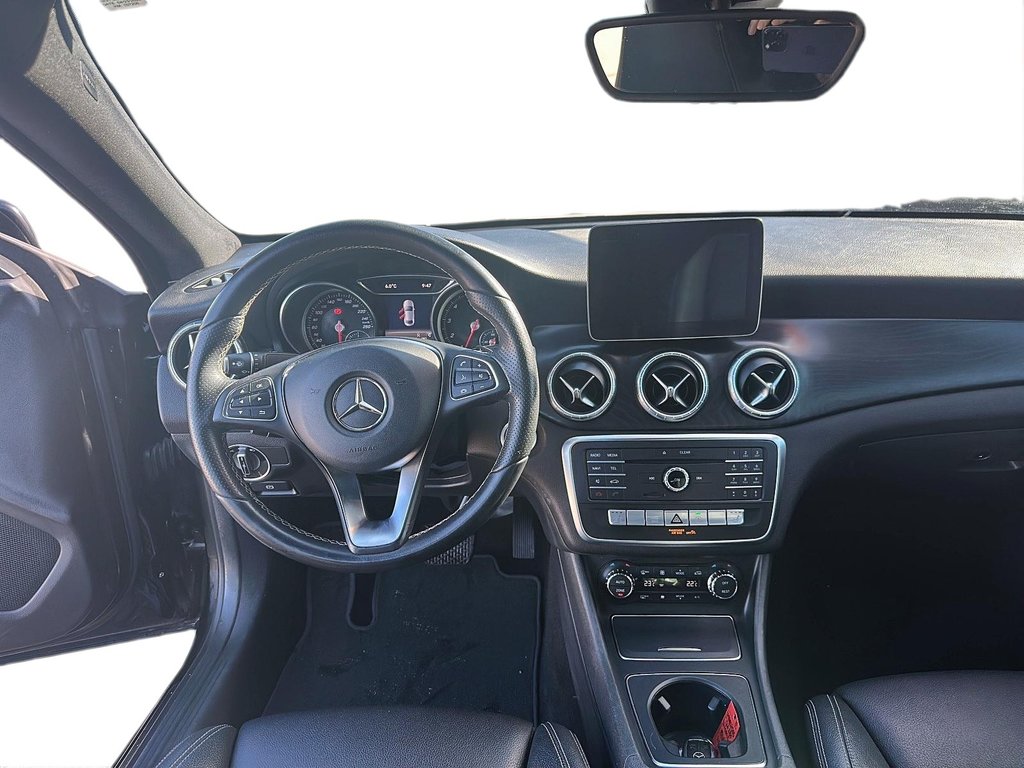 2018 Mercedes-Benz CLA250 4MATIC in Stratford, Ontario - 8 - w1024h768px