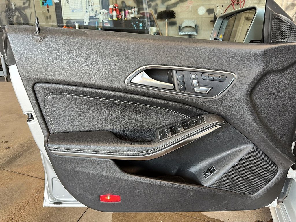 2018 Mercedes-Benz CLA250 4MATIC in Stratford, Ontario - 10 - w1024h768px