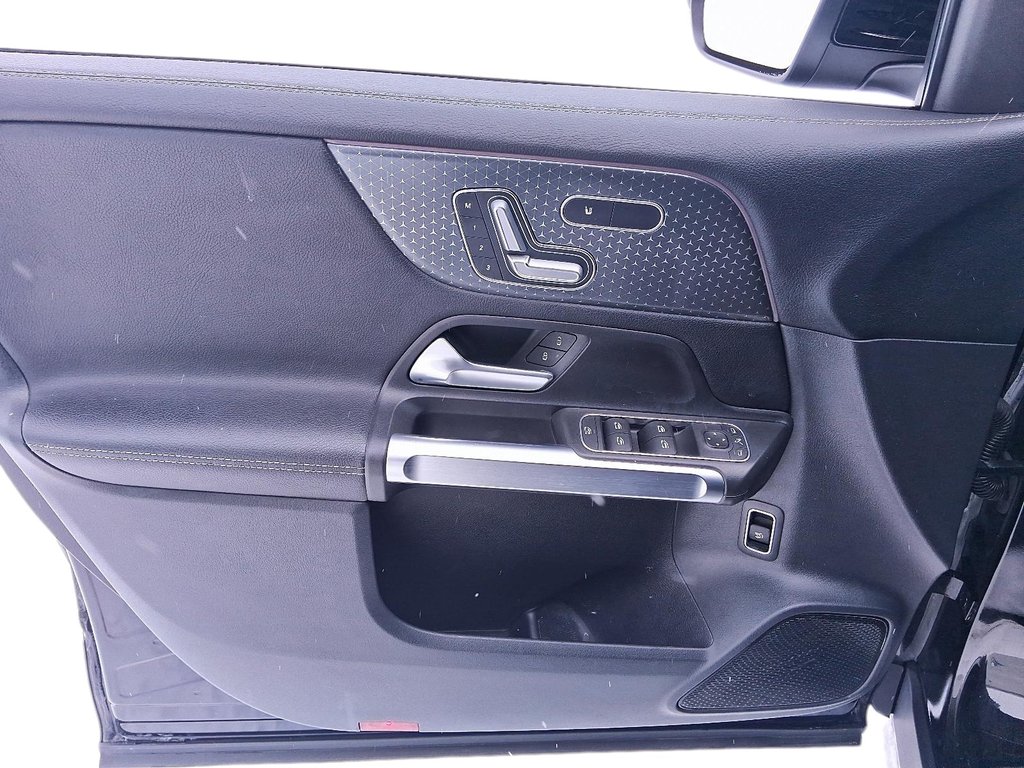 2024 Mercedes-Benz GLB250 4MATIC SUV in Stratford, Ontario - 11 - w1024h768px