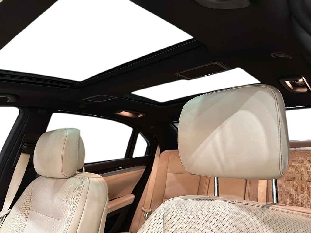 2013 Mercedes-Benz S550V4M 4MATIC Sedan in Stratford, Ontario - 15 - w1024h768px