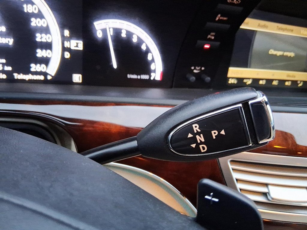 2013 Mercedes-Benz S550V4M 4MATIC Sedan in Stratford, Ontario - 21 - w1024h768px