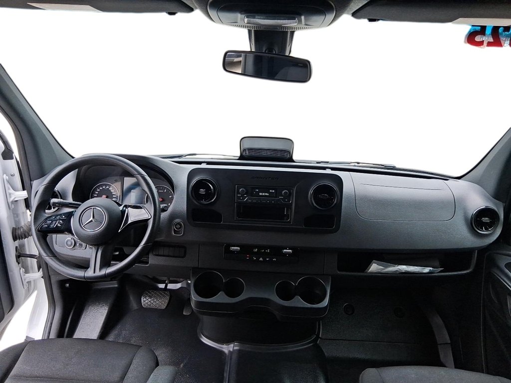 2025 Mercedes-Benz Sprinter Cargo Van 2500 High Roof I4 Diesel 170 in Stratford, Ontario - 9 - w1024h768px