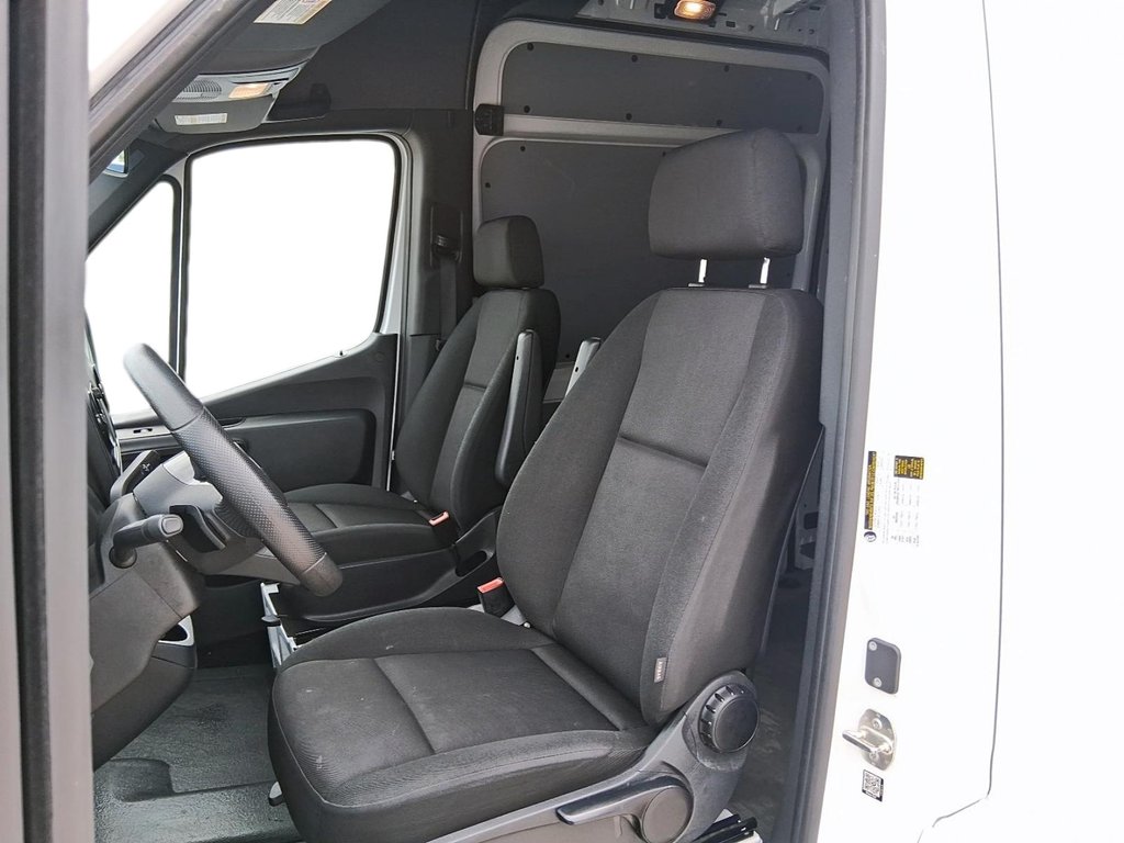 2025 Mercedes-Benz Sprinter Cargo Van 2500 High Roof I4 Diesel 170 in Stratford, Ontario - 8 - w1024h768px