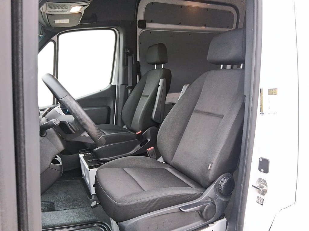 2025 Mercedes-Benz Sprinter Cargo Van 2500 High Roof I4 Diesel 170 in Stratford, Ontario - 8 - w1024h768px