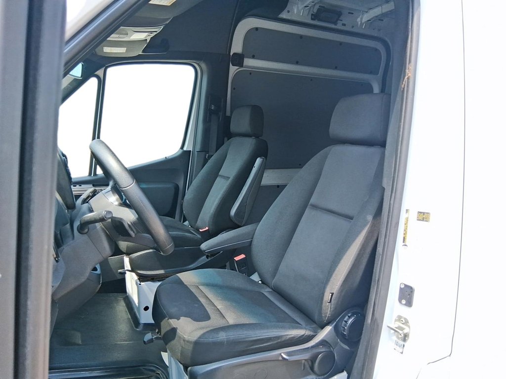 2025 Mercedes-Benz Sprinter Cargo Van 2500 High Roof I4 Diesel 170 in Stratford, Ontario - 8 - w1024h768px