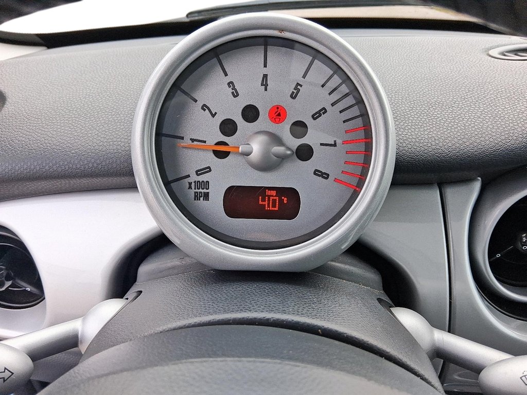 2005 MINI COOPER Classic in Stratford, Ontario - 14 - w1024h768px