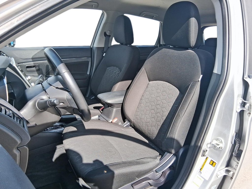 2020 Mitsubishi RVR ES FWD - CVT in Stratford, Ontario - 8 - w1024h768px