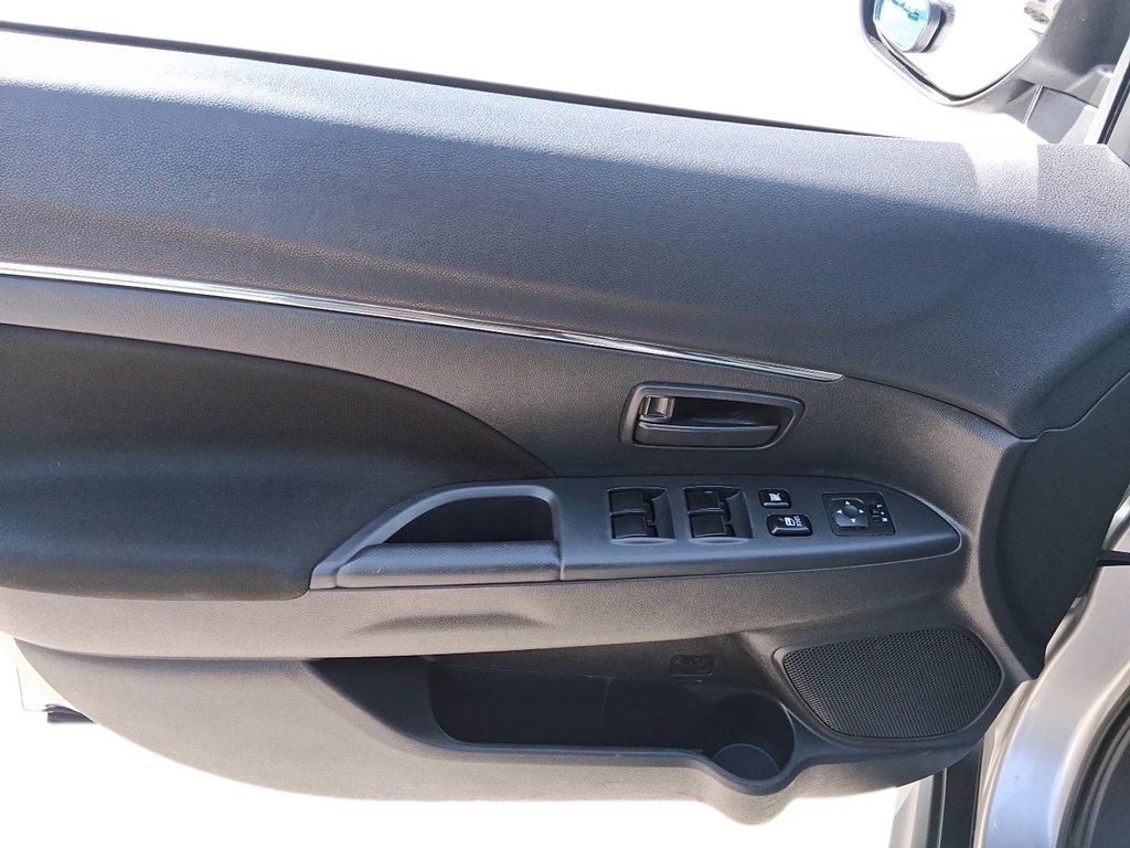 2020 Mitsubishi RVR ES FWD - CVT in Stratford, Ontario - 11 - w1024h768px