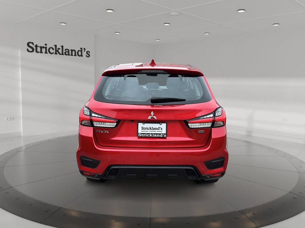 2022 Mitsubishi RVR 2.4L SE AWC - CVT in Stratford, Ontario - 3 - w1024h768px