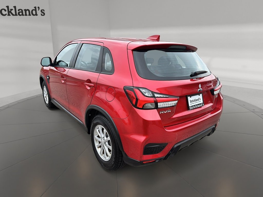 2022 Mitsubishi RVR 2.4L SE AWC - CVT in Stratford, Ontario - 4 - w1024h768px