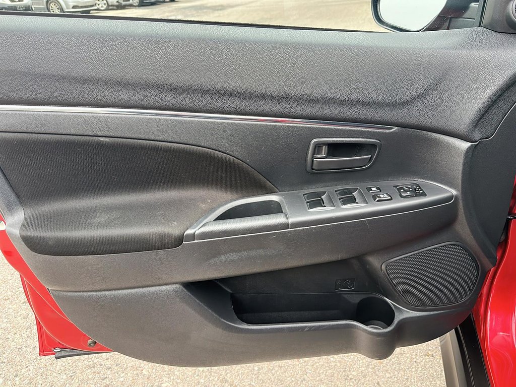 2022 Mitsubishi RVR 2.4L SE AWC - CVT in Stratford, Ontario - 10 - w1024h768px