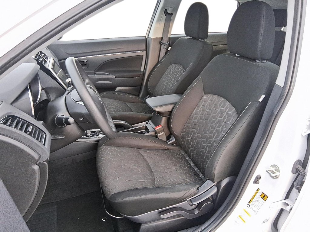 2023 Mitsubishi RVR ES AWC - CVT in Stratford, Ontario - 8 - w1024h768px