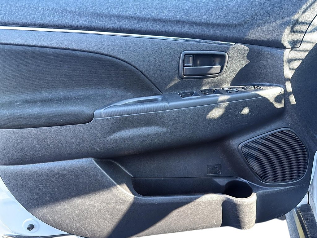 2023 Mitsubishi RVR ES AWC - CVT in Stratford, Ontario - 10 - w1024h768px