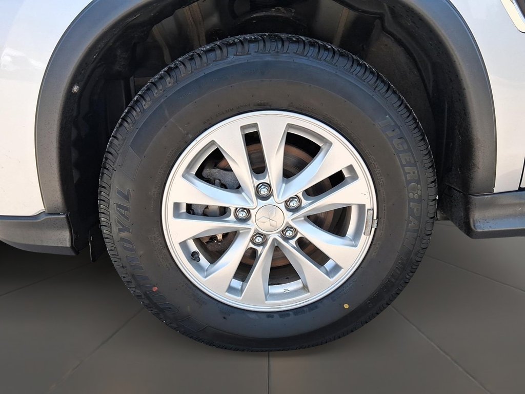 2024 Mitsubishi RVR SE AWC in Stratford, Ontario - 7 - w1024h768px