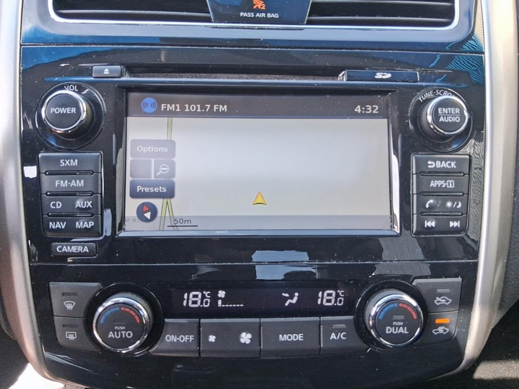 2014 Nissan Altima Sedan 2.5 CVT in Stratford, Ontario - 20 - w1024h768px