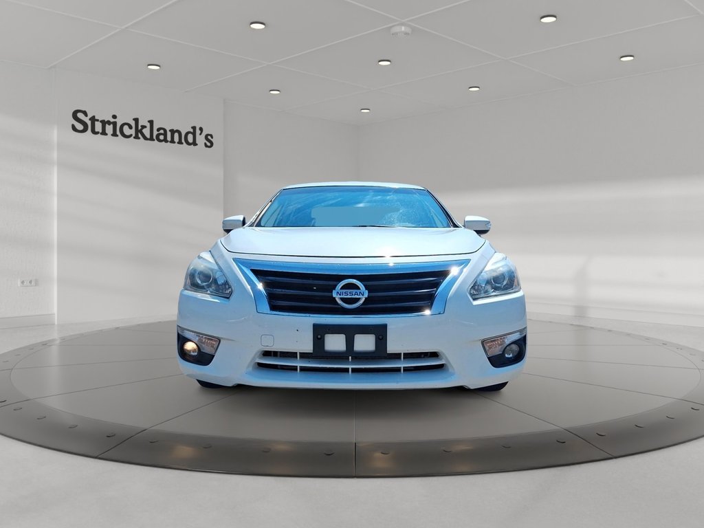 2014 Nissan Altima Sedan 2.5 CVT in Stratford, Ontario - 2 - w1024h768px