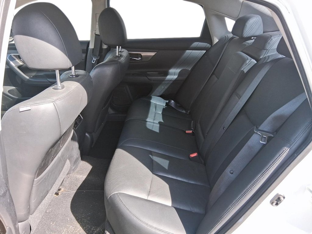 2014 Nissan Altima Sedan 2.5 CVT in Stratford, Ontario - 9 - w1024h768px