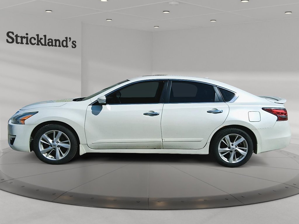 2014 Nissan Altima Sedan 2.5 CVT in Stratford, Ontario - 5 - w1024h768px