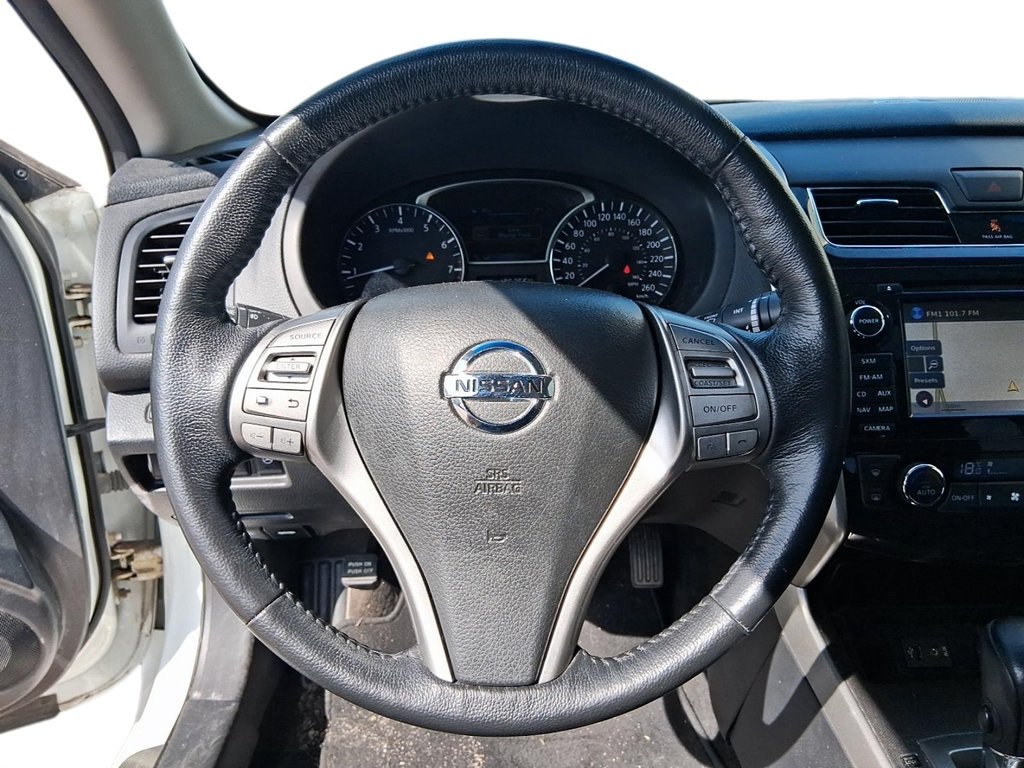 2014 Nissan Altima Sedan 2.5 CVT in Stratford, Ontario - 12 - w1024h768px