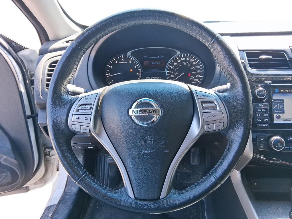 2015 Nissan Altima Sedan 2.5 CVT in Stratford, Ontario - 12 - w1024h768px