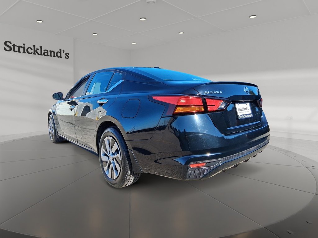 2020 Nissan Altima Sedan 2.5 S CVT in Stratford, Ontario - 4 - w1024h768px