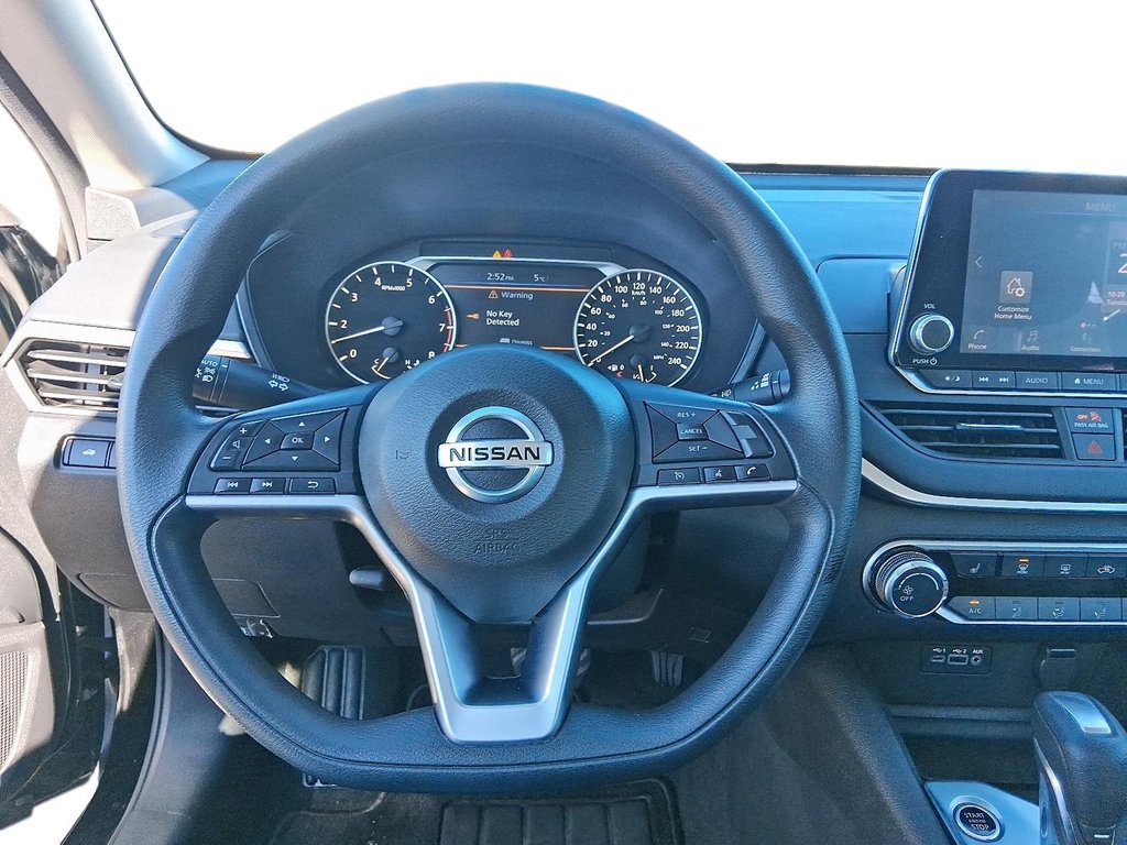 2020 Nissan Altima Sedan 2.5 S CVT in Stratford, Ontario - 11 - w1024h768px
