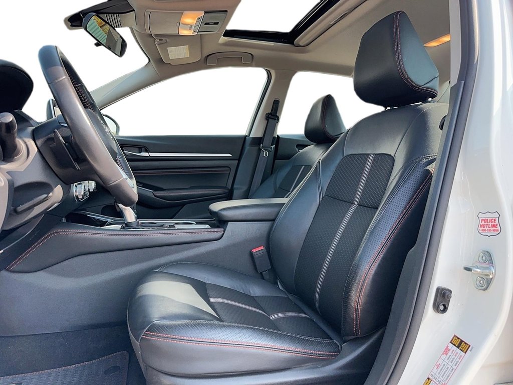 2023 Nissan Altima Sedan 2.5 SR CVT in Stratford, Ontario - 8 - w1024h768px