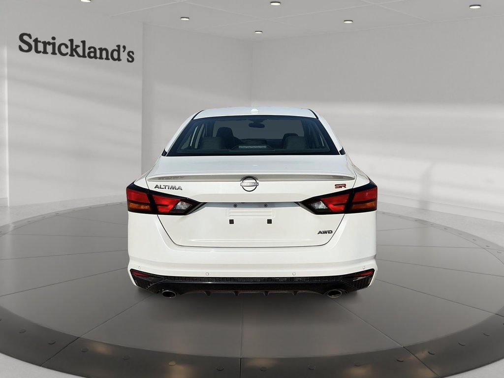 2023 Nissan Altima Sedan 2.5 SR CVT in Stratford, Ontario - 3 - w1024h768px