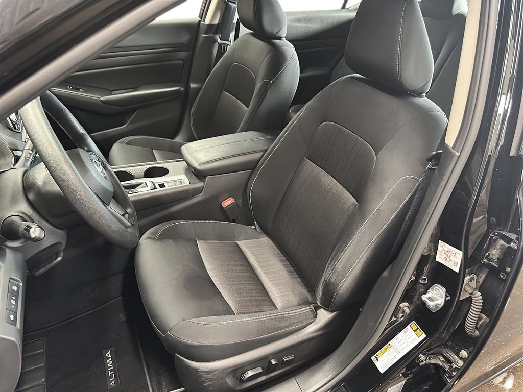 2024 Nissan Altima S AWD in Stratford, Ontario - 8 - w1024h768px