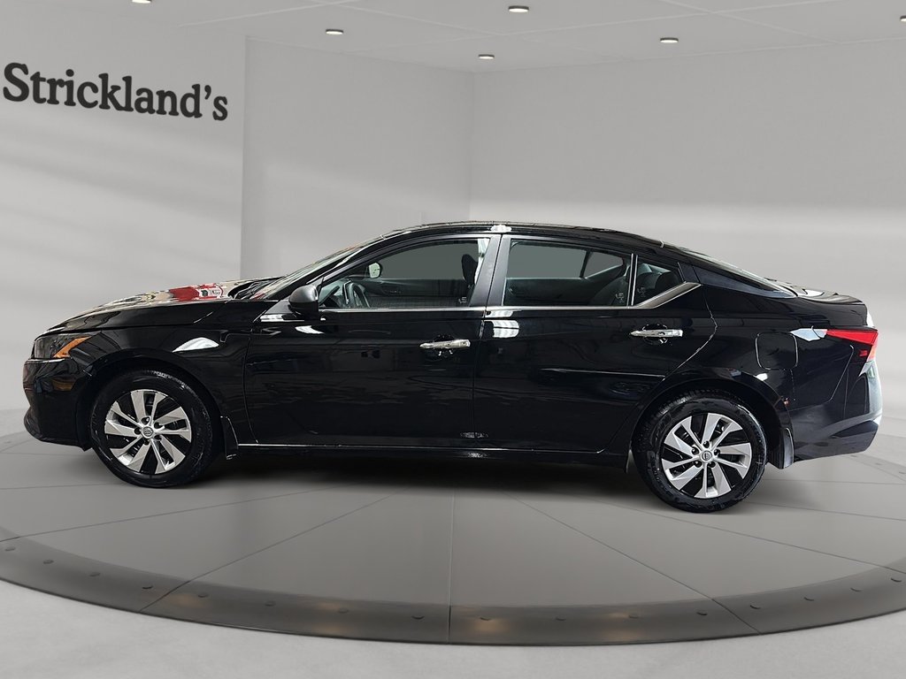 2024 Nissan Altima S AWD in Stratford, Ontario - 5 - w1024h768px