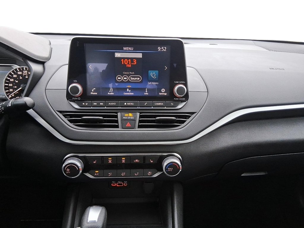 2024 Nissan Altima S AWD in Stratford, Ontario - 15 - w1024h768px