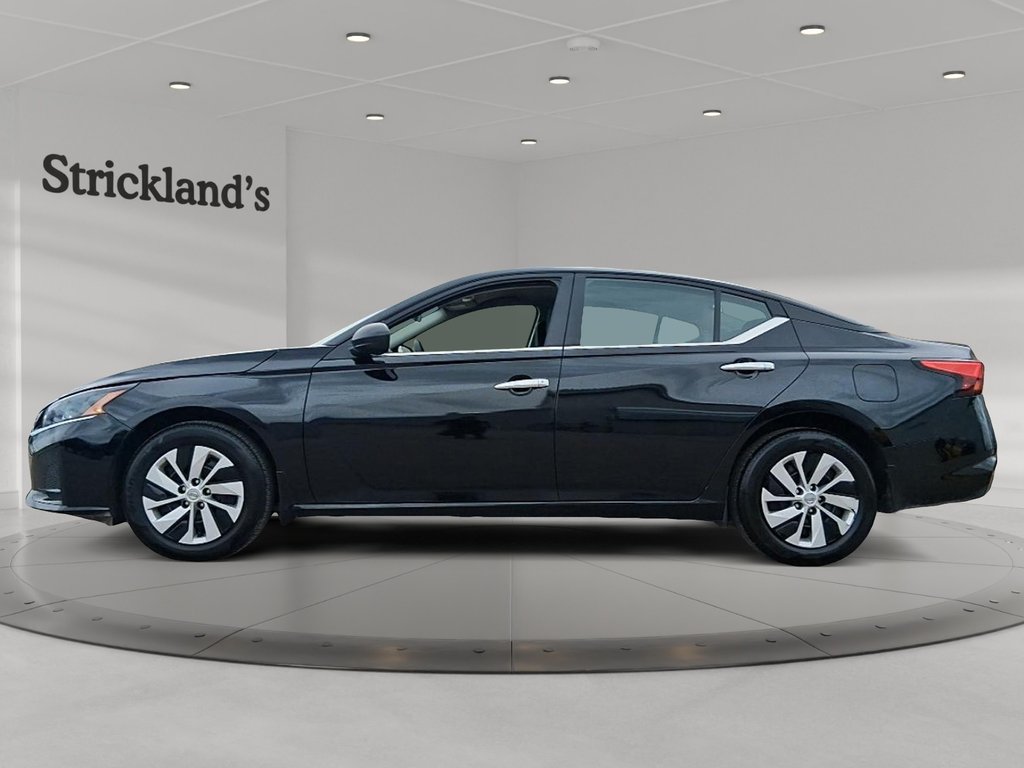2024 Nissan Altima S AWD in Stratford, Ontario - 5 - w1024h768px
