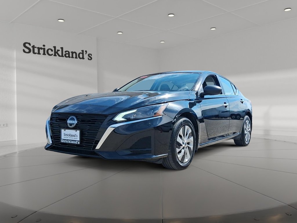 2025 Nissan Altima S AWD in Stratford, Ontario - 1 - w1024h768px