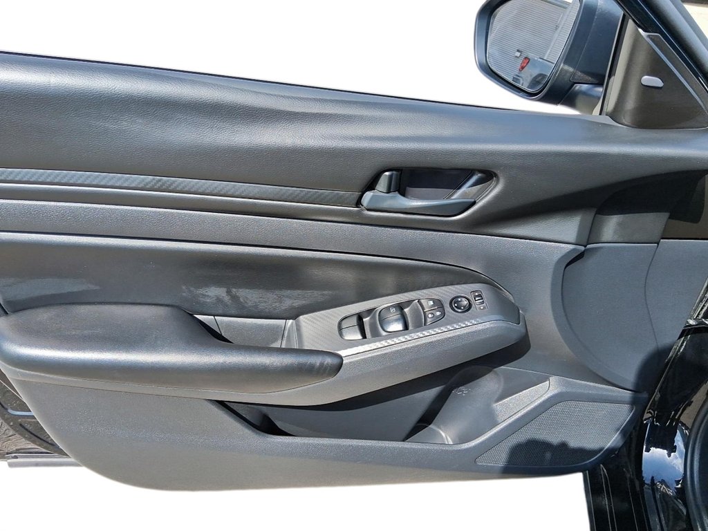 2025 Nissan Altima S AWD in Stratford, Ontario - 11 - w1024h768px