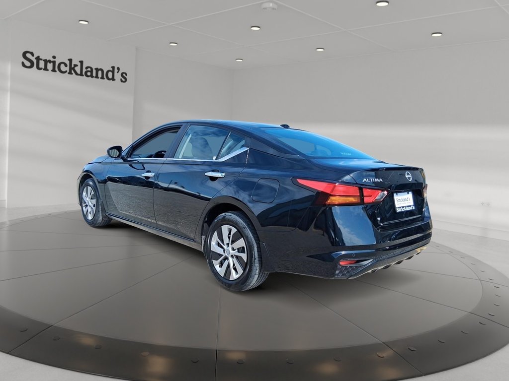 2025 Nissan Altima S AWD in Stratford, Ontario - 4 - w1024h768px
