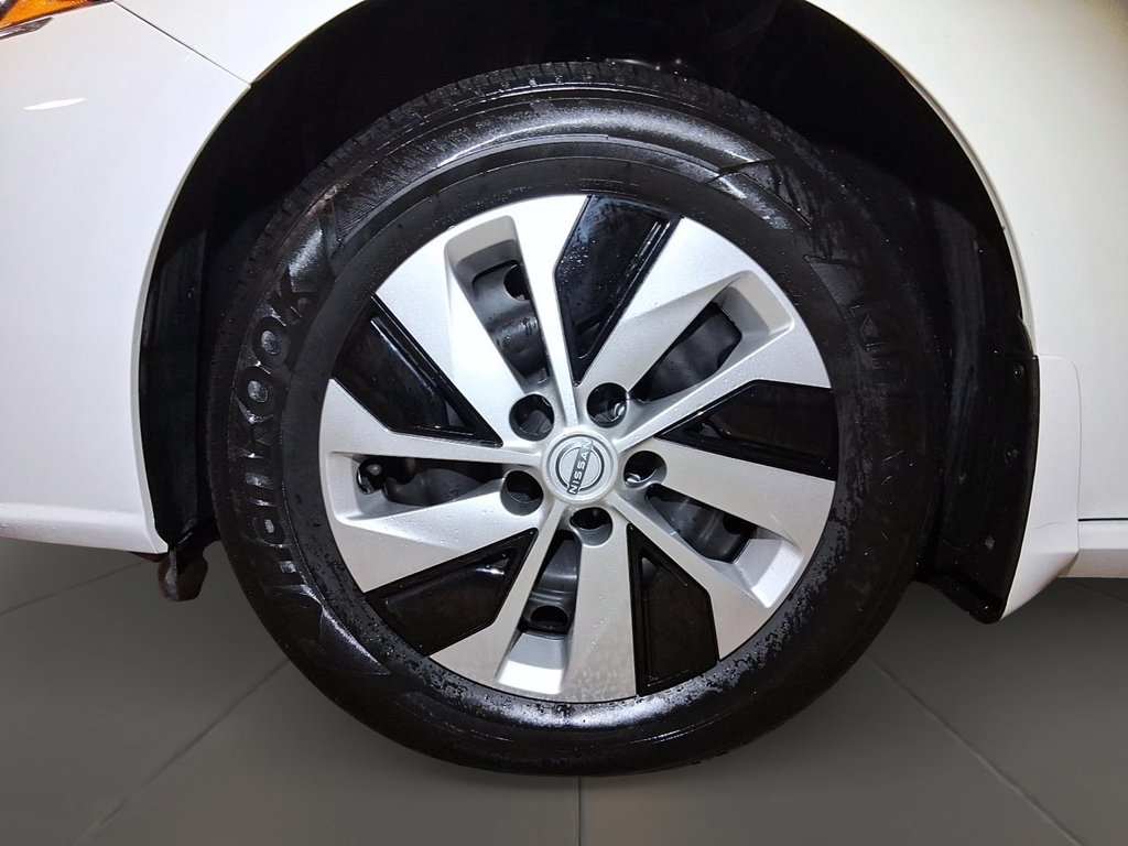 2025 Nissan Altima S AWD in Stratford, Ontario - 7 - w1024h768px