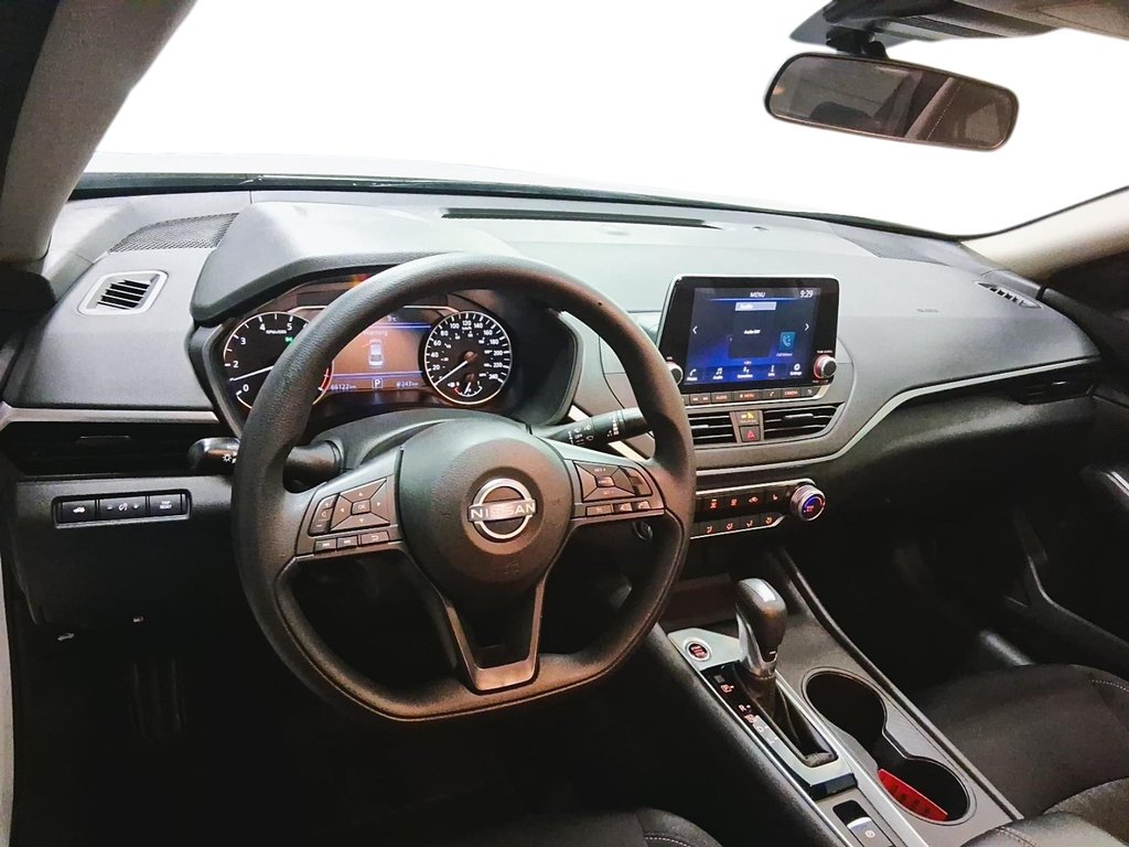 2025 Nissan Altima S AWD in Stratford, Ontario - 9 - w1024h768px