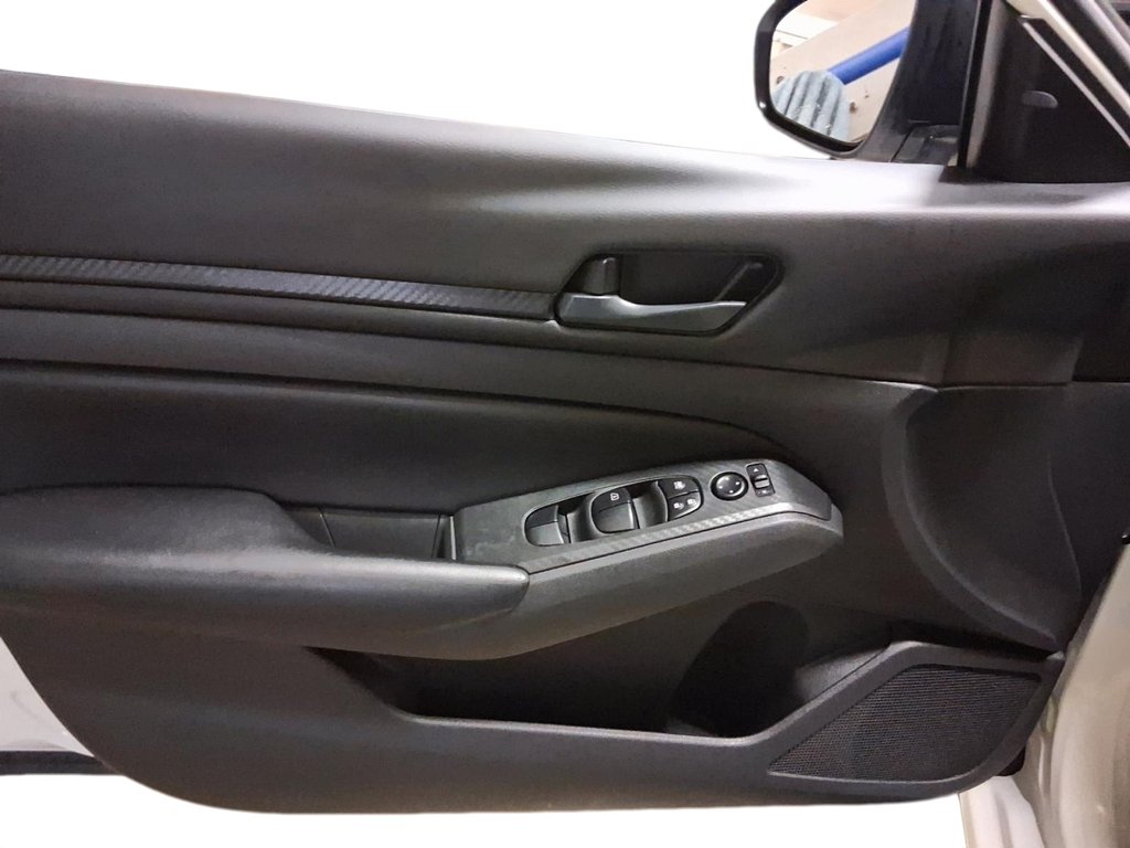 2025 Nissan Altima S AWD in Stratford, Ontario - 11 - w1024h768px