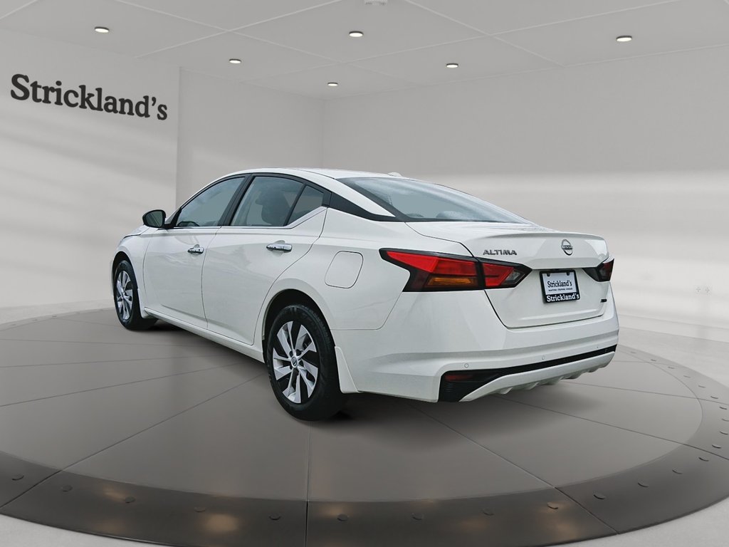2025 Nissan Altima S AWD in Stratford, Ontario - 4 - w1024h768px