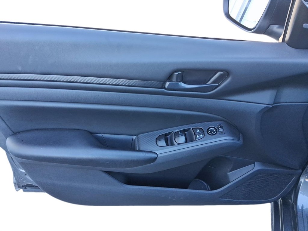 2025 Nissan Altima S AWD in Stratford, Ontario - 11 - w1024h768px