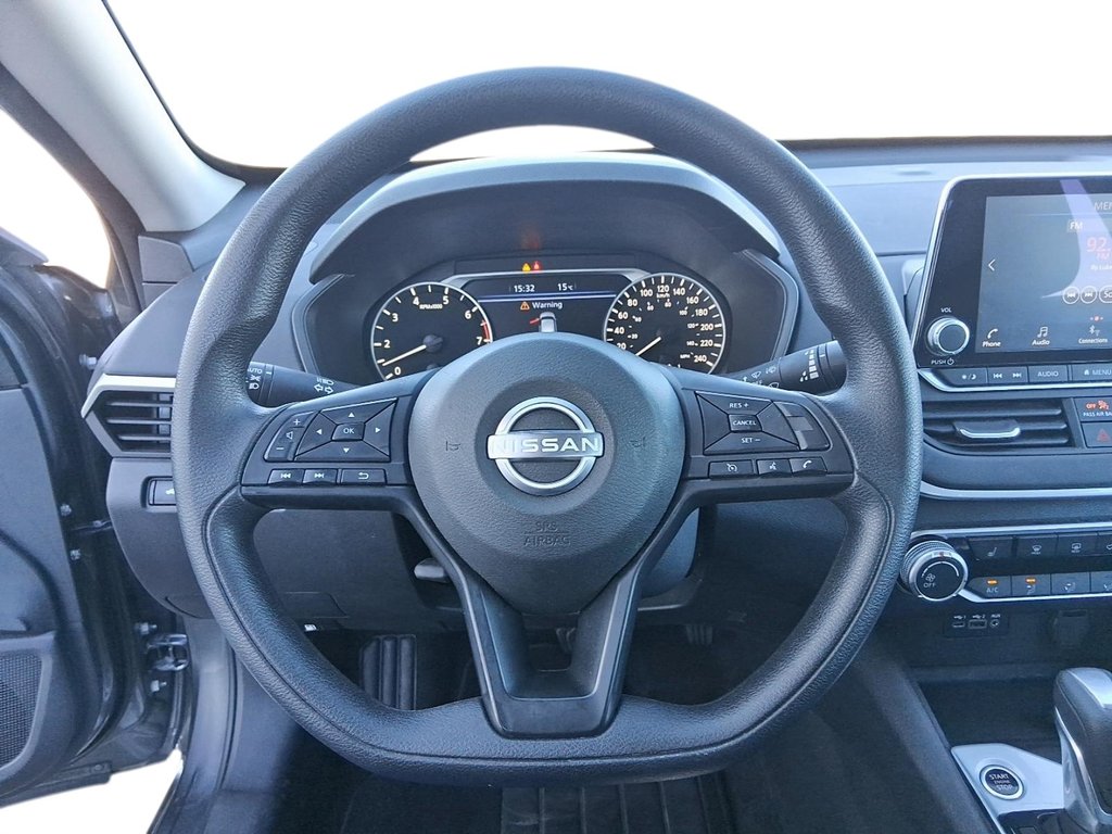2025 Nissan Altima S AWD in Stratford, Ontario - 12 - w1024h768px