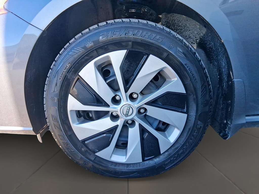 2025 Nissan Altima S AWD in Stratford, Ontario - 7 - w1024h768px