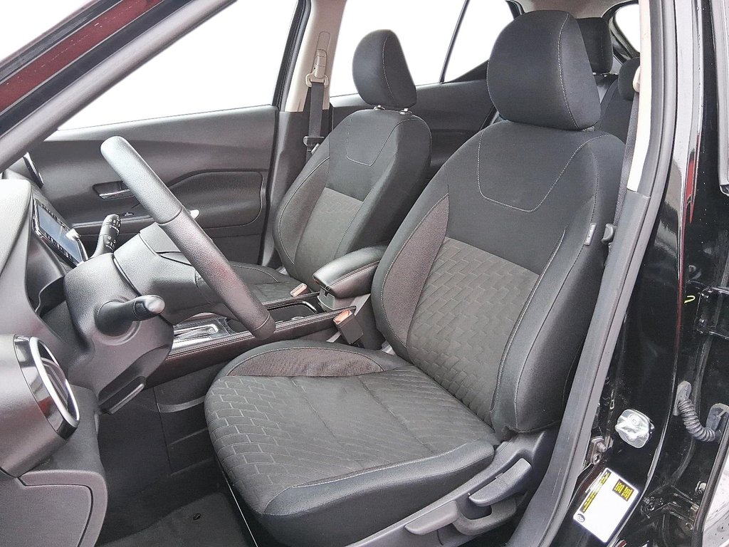 2025 Nissan Kicks Play SV FWD in Stratford, Ontario - 8 - w1024h768px