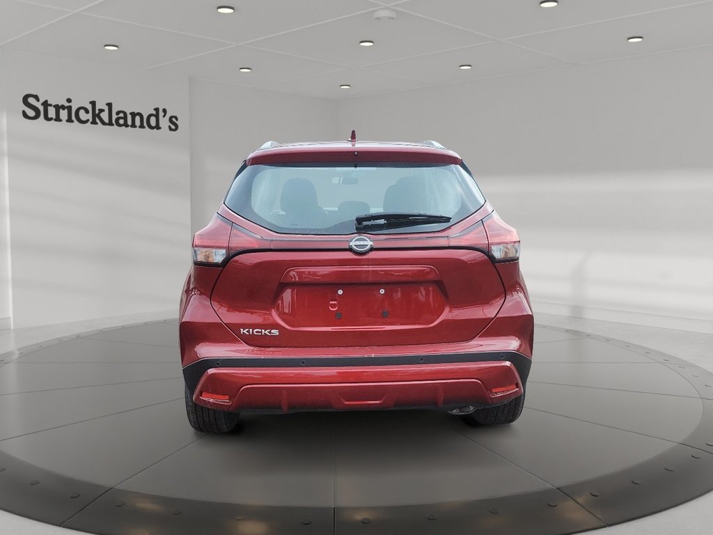 2025 Nissan Kicks Play SV FWD in Stratford, Ontario - 3 - w1024h768px