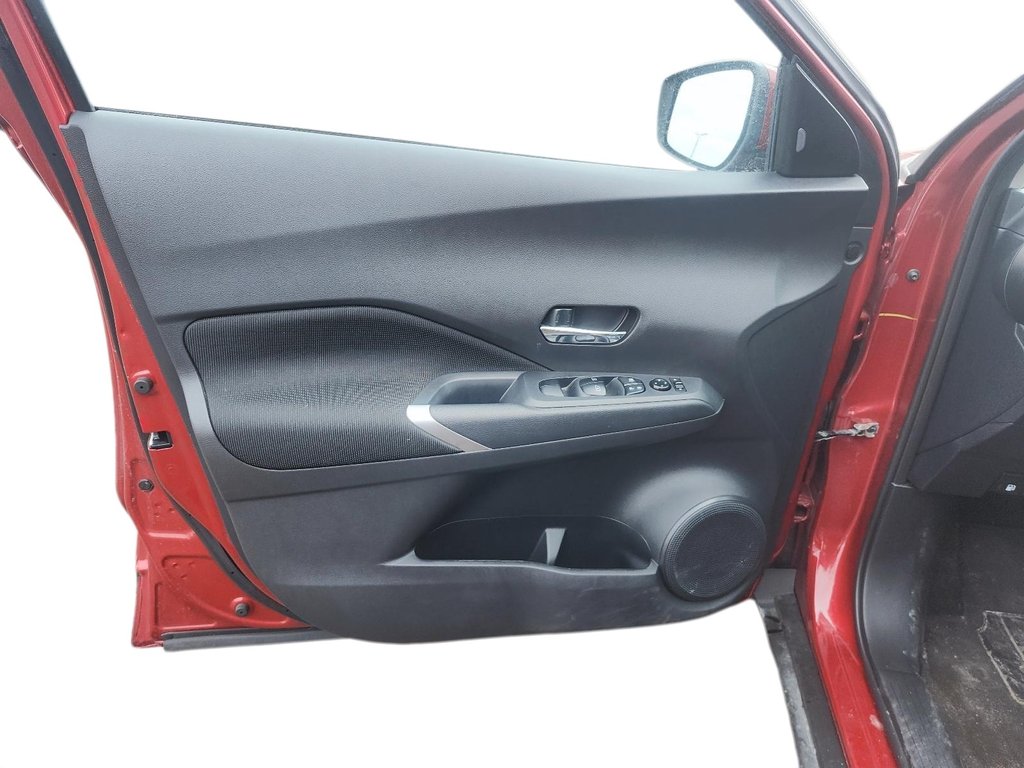 2025 Nissan Kicks Play SV FWD in Stratford, Ontario - 10 - w1024h768px